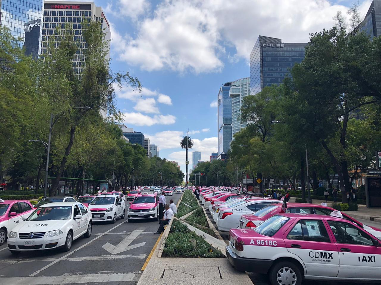 Taxistas exigen a Segob cumplir acuerdo de operativos contra Uber