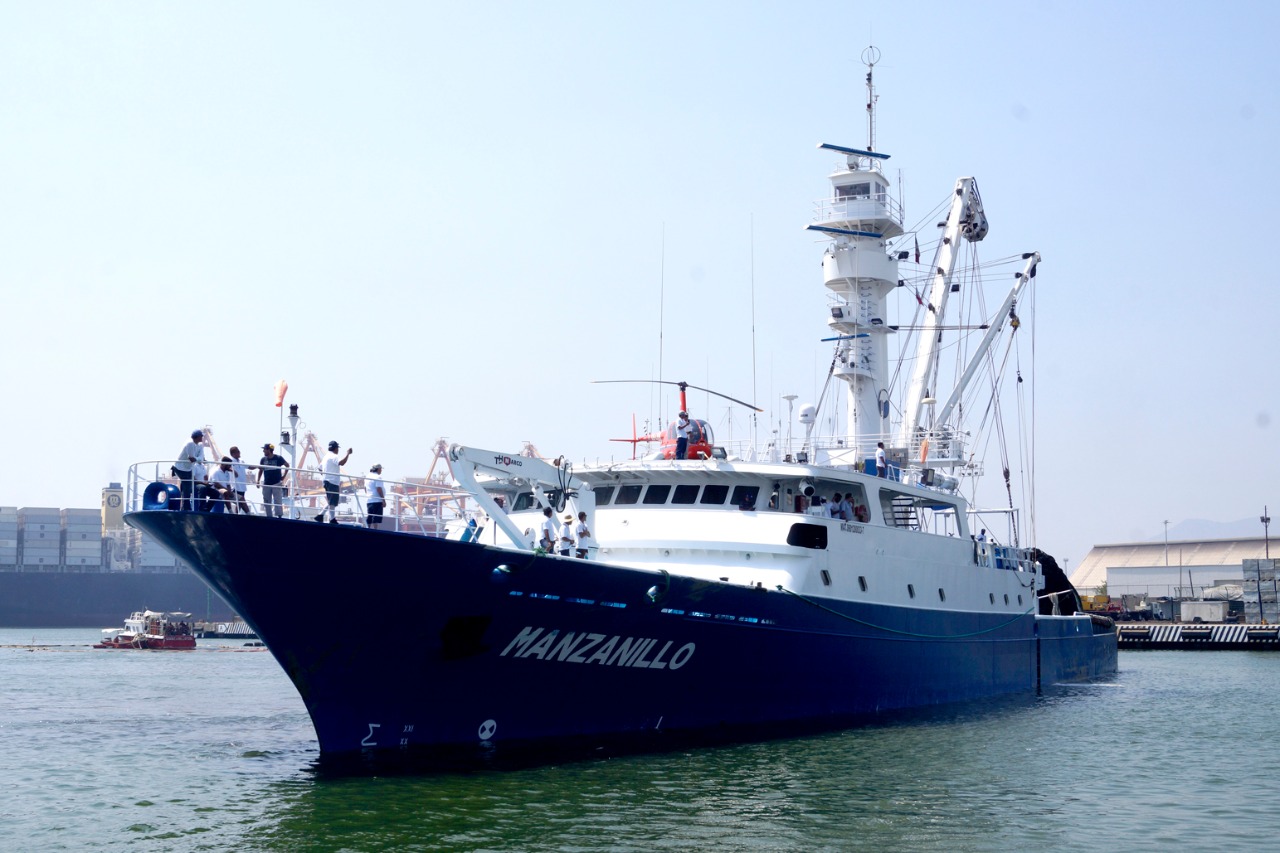 Premian al Buque Manzanillo al lograr la mayor pesca de atún del año