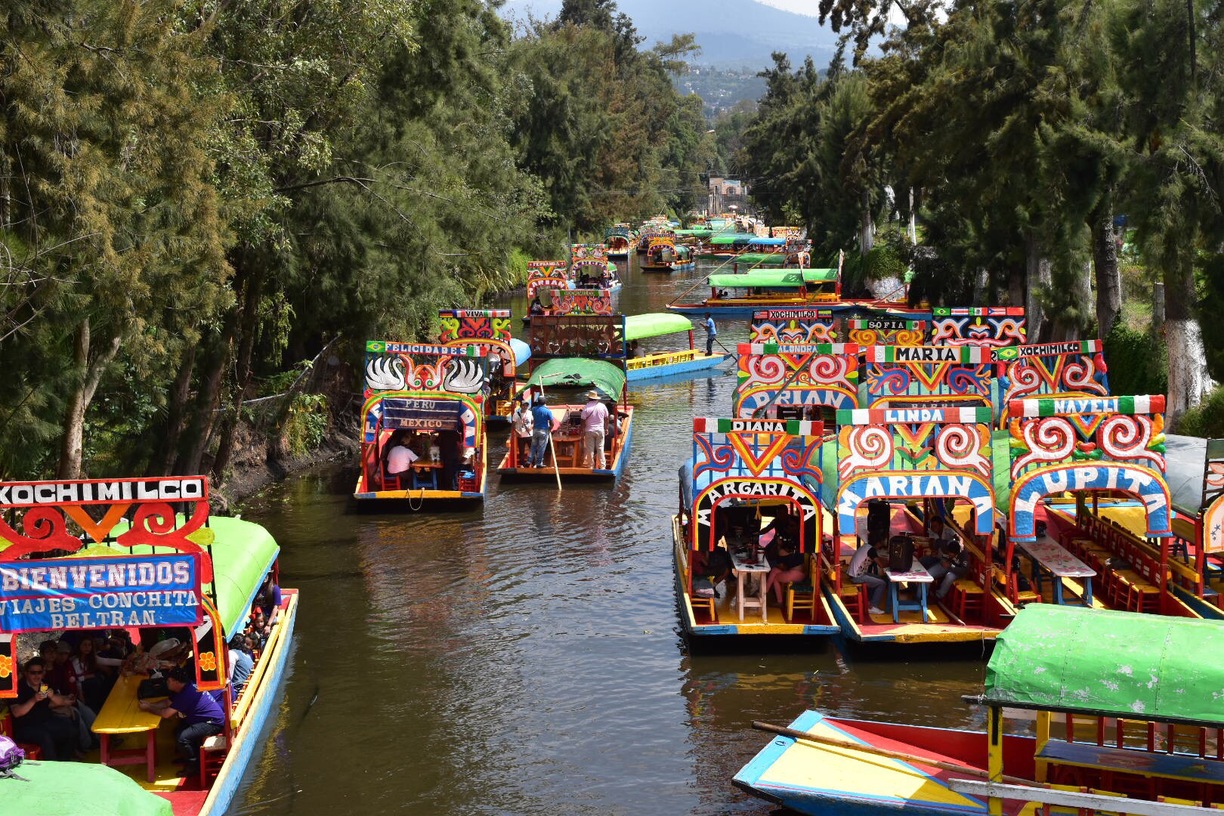 Guías ‘pirata’ siembran el terror en Xochimilco