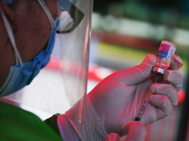 Vacuna covid-19 se probará en 8 mil personas en CDMX