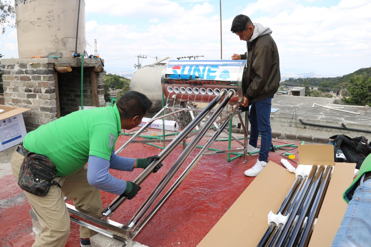 Promueven en Xochimilco uso de calentadores solares