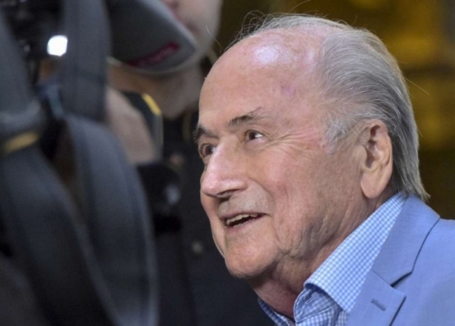 Joseph Blatter estuvo una semana en coma inducido