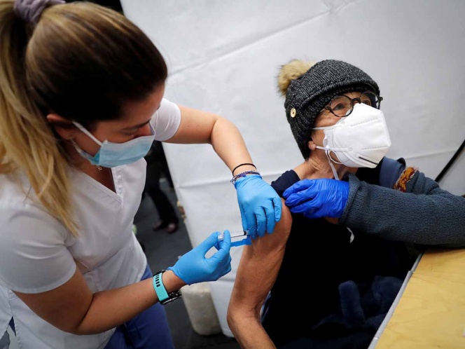 Contagios de covid cayeron 61% en EU tras jornadas de vacunación