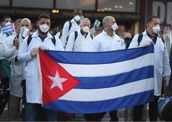 Infundadas las acusaciones del senador Julen Rementería sobre los médicos cubanos